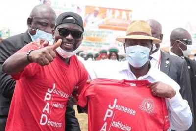 Côte d'Ivoire : Très engagé dans une structure de jeunesse, Chado Walker félicité par le président Ouattara