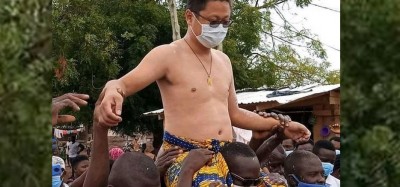 Ghana :  Le chinois « Kofi Ayeboafo » intronisé chef a jeté l'éponge