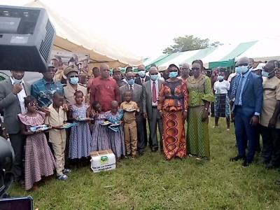Côte d'Ivoire : Bodokro, pour aider les enfants, 65 écoles bénéficient de 11500 de kits scolaires et 200 tables-bancs