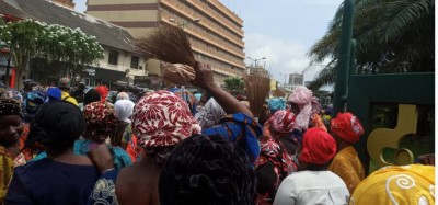 Côte d'Ivoire : Nouvelle manifestation des balayeuses du District d'Abidjan pour réclamer des « arriérés  de salaires »