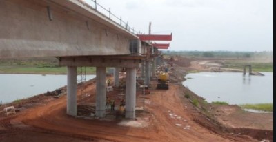 Côte d'Ivoire : Un 4x4 et ses trois passagers chutent dans la lagune sur le chantier du 4e pont