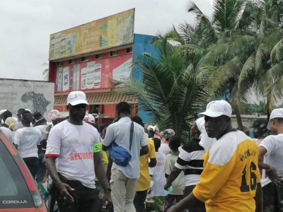 Côte d'Ivoire :    Abobo, campagne présidentielle, les partisans de Ouattara envahissent certaines rues de la commune
