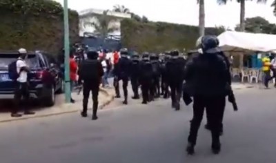 Côte d'Ivoire : La police dégage des barricades érigées devant chez Bédié et y reste positionnée