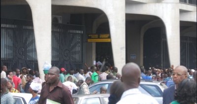 Côte d'Ivoire : Emplois, 1.100.467 de salariés déclarés  à fin septembre 2020, la répartition dans le public et  privé