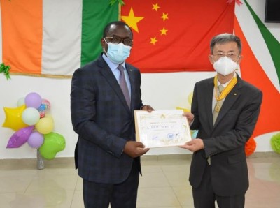 Côte d'Ivoire : L'acte de propriété du stade Olympique Alassane Ouattara d'Ebimpé transmis à l'État ivoirien