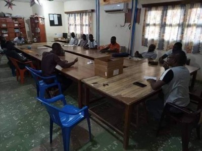 Côte d'Ivoire : Bouaké, leur collègue copieusement tabassé par des élèves, les enseignants arrêtent les cours