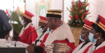 Côte d'Ivoire : A l'investiture de Ouattara, le président du Conseil Constitutionnel précise que la contestation de ses décisions est une violation de la Constitution