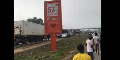 Côte d'Ivoire : Sikensi, elle tentait de retirer un téléphone de la poche de sa camarade et reçoit une décharge mortelle de foudre