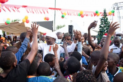 Côte d'Ivoire : Bouaké, pour la fête de Noël, 3000 enfants gâtés de cadeaux par le Ministre Amadou Koné