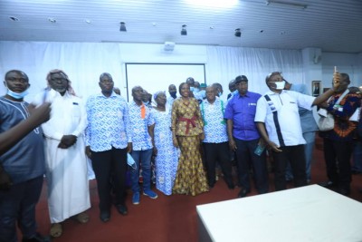 Côte d'Ivoire :  Après la décision de Ouattara, Kandia demande aux Présidents de COGES de « surseoir à tout décaissement de fonds»