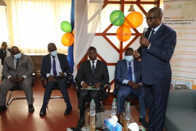 Côte d'Ivoire : S'imprégnant des conditions de travail de ses collaborateurs, Lataille Koffi dans les locaux de la SICOGI