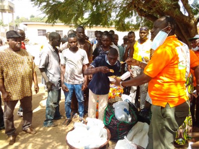 Côte d'Ivoire : Bouaké, restés en marge des fêtes, les pensionnaires de trois structures assistés