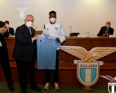 Côte d'Ivoire : Du bateau des migrants à la signature d'un contrat pro à la Lazio, l'incroyable histoire de Larson Coulibaly