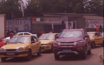 Côte d'Ivoire :    Abobo, des voleurs s'attaquent aux passagers des mini-cars et woro-woro au cours de leur voyage