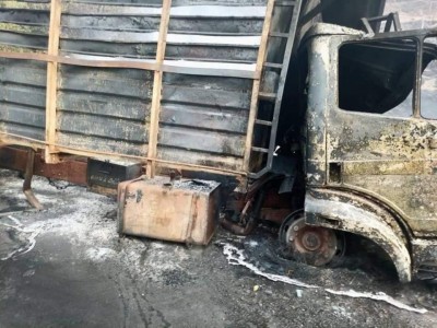 Cameroun : 53 morts tous calcinés, 29 blessés 1er bilan officiel de la collision entre un bus et un camion de produits pétroliers