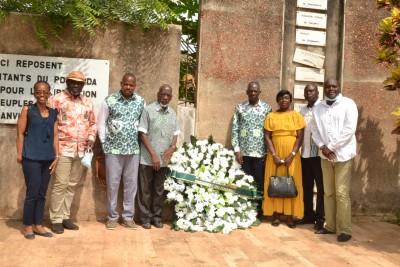 Côte d'Ivoire :    PDCI-RDA, 71 ans après, Bédié honore les martyrs du 30 janvier 1950, une couronne déposée dans le cimétière de Dimbokro