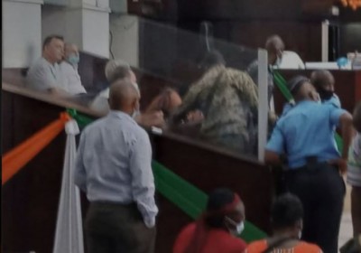 Côte d'Ivoire :   Reprise mardi, du procès des 4 Italiens et leur complice ivoirienne poursuivis « pour trafic international de stupéfiants, blanchiment de capitaux »