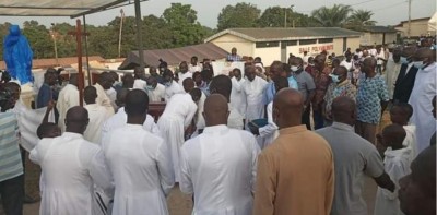 Côte d'Ivoire : Afféry, inhumé depuis 37 ans, le corps d'un prêtre déterré et conduit à l'Église