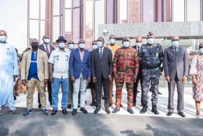 Côte d'Ivoire :    COVID-19, Amadou Koné rappelle aux transporteurs, conducteurs et usagers de la route le port obligatoire du masque