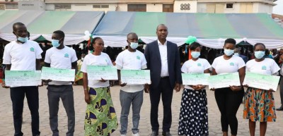 Côte d'Ivoire:   Agneby-Tiassa, 710 jeunes reçoivent des financements de 319,5 millions FCFA du Gouvernement pour la réalisation de leurs projets