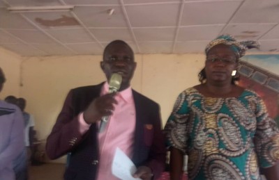 Côte d'Ivoire : Ferké, parlant des législatives, un candidat indépendant aux femmes: « Ne vous laissez plus berner par les vieux politiciens...»