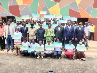 Côte d'Ivoire : Amélioration de l'employabilité dans la Mé, le Gouvernement « distribue » près de 2 milliards de FCFA à 4042 jeunes pour des activités génératrices de revenus