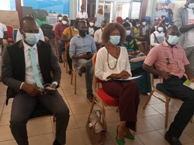 Côte d'Ivoire : Bouaké, afin de contribuer à des élections apaisées, des associations de jeunesses à l'école du RIL et d'une Fondation