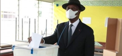 Côte d'Ivoire : Après les turbulences de la présidentielle, Ouattara vote et souhaite que ces législatives 2021 soient apaisées