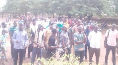 Côte d'Ivoire : Ferké, un enseignant bastionné par des porteurs de masque Poro, ses camarades observent un arrêt de travail de 72 heures