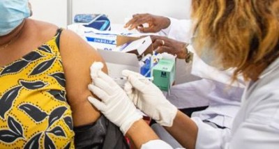 Côte d'Ivoire :   Lutte contre la COVID-19, le gouvernement annonce la vaccination de 24639 personnes et la création de 51 centres