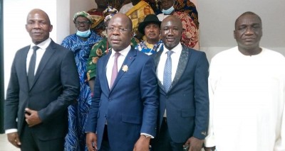 Côte d'Ivoire : Accompagné des chefs de villages, le député indépendant de Sikensi remet sa victoire au RHDP