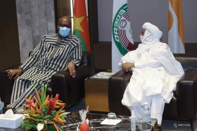 Burkina Faso : Roch Marc Kaboré à Niamey pour l'investiture du nouveau président élu