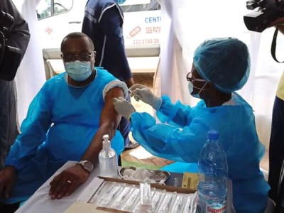 Cameroun : Covid-19, lancement de la vaccination devant la presse pour convaincre les réticents