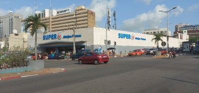 Côte d'Ivoire : Plateau, Super U flambant neuf et chasse aux vendeurs ambulants