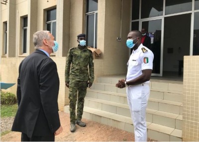 Côte d'Ivoire : L'Ambassadeur des Etats-Unis Richard Bell se renseigne sur le  fonctionnement du  Centre Opérationnel de la Marine à San Pedro