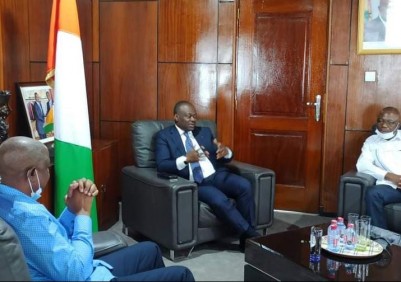 Côte d'Ivoire : A 24h de leur retour annoncé à Abidjan, l'Ambassadeur ivoirien à Accra rassure les exilés de la disponibilité des  laissez-passer