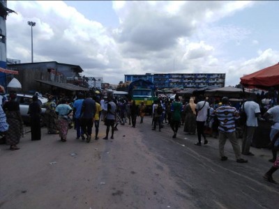 Côte d'Ivoire : Adjamé, horrible accident, les freins d'un gros camion lâchent, le véhicule fait des victimes dont certaines broyées