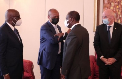 Côte d'Ivoire :  Gianni et Motsepe chez Ouattara annoncent le lancement d'un tournoi interscolaire panafricain et invitent les candidats à la présidence de la FIF à l'union