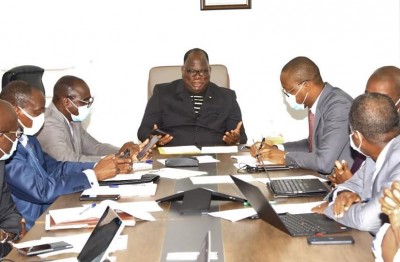 Côte d'Ivoire : Pour remédier à la pénurie d'eau potable, le ministre de l'Hydraulique annonce l'acquisition de 20 camions citernes d'ici au 15 Juin prochain