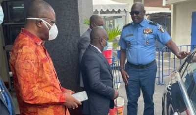 Côte d'Ivoire : Après sa sortie de Yopougon, un mouvement proche du RHDP à Damana Pickass : « Les jeunes qui t'ont contraint à l'exil sont toujours là »