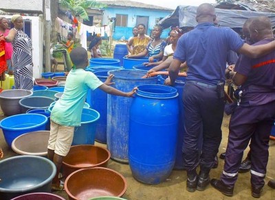 Côte d'Ivoire : Pénurie  d'eau, les sapeurs-pompiers initient une opération  distribution dans des quartiers