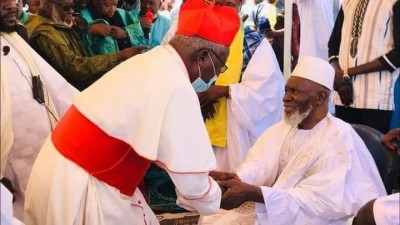 Burkina Faso : Célébrant concomitamment le Ramadan et l'Ascension, musulmans et chrétiens prient pour la paix