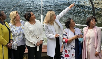 Côte d'Ivoire-France : Dominique Ouattara et d'autres premières dames en croisière sur la Seine avec Brigitte Macron