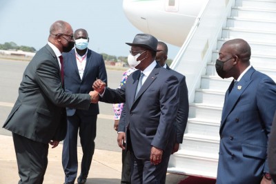 Côte d'Ivoire : Alassane Ouattara à Accra pour « gérer » la situation au Mali