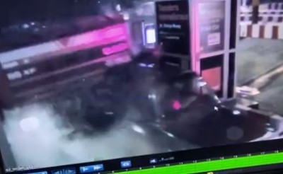 Côte d'Ivoire : Lancé à toute allure, un camion emporte une voiture avec ses passagers à un péage