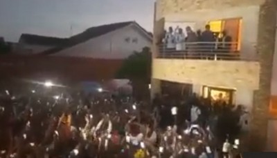 Côte d'Ivoire : Depuis la résidence de Nady Bamba, Gbagbo ovationné par ses supporters