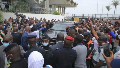 Côte d'Ivoire : Après le cafouillage observé à l'aéroport lors de son retour, Gbagbo s'excuse pour les ratés et demande la libération de ses partisans interpellés