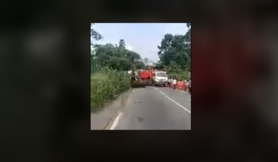 Côte d'Ivoire : Un camion poids lourd coupe en deux  l'Axe Abidjan-Aboisso, la galère des usagers
