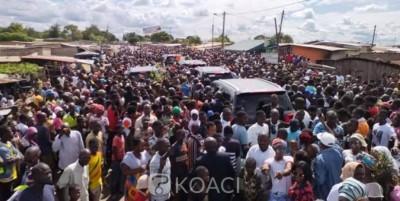 Côte d'Ivoire : En route pour son village maternel, le cortège de Laurent Gbagbo bloqué à Bazra, sur l'axe Sinfra Blouzon