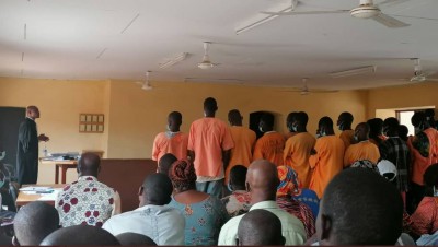 Côte d'Ivoire : Dix individus condamnés à 10 ans de prison ferme pour traite et exploitation d'enfants